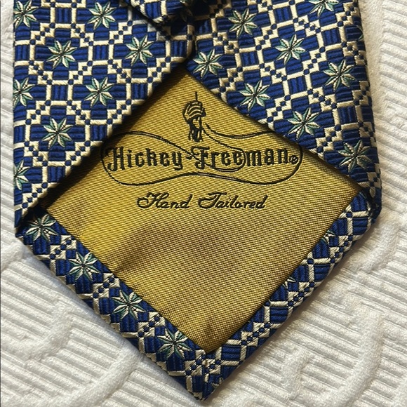 Hickey Freeman Blue and White Silk Tie with  Pattern - Picture 4 of 8